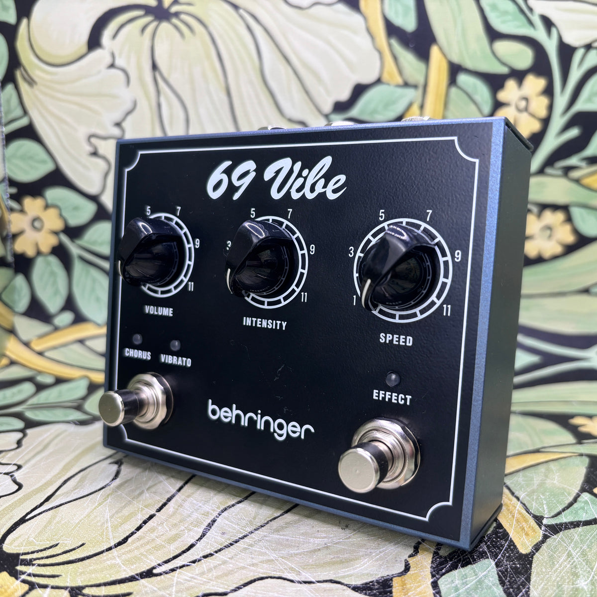 Behringer 69 Vibe - Used – eastside music supply