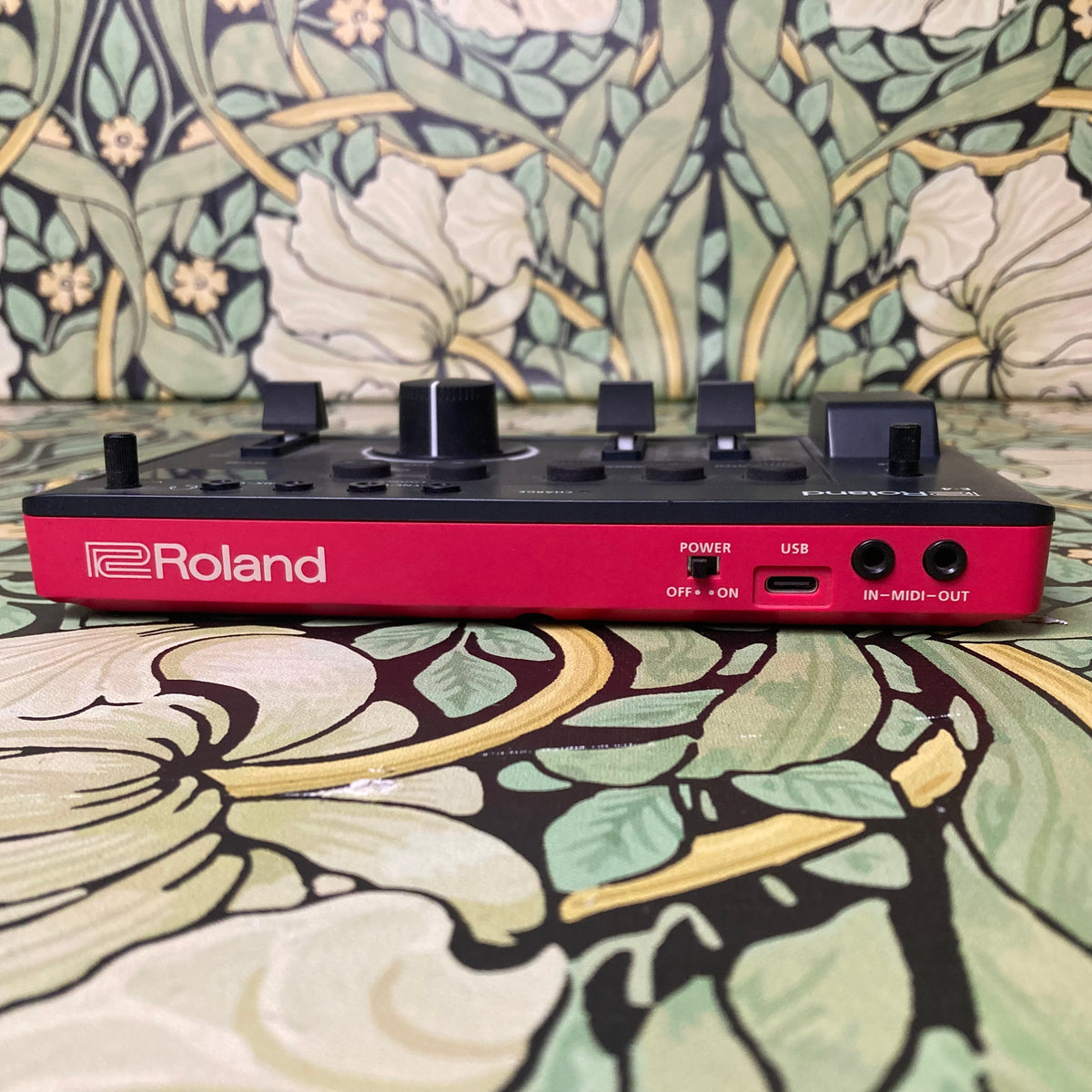 Roland AIRA Compact E-4 新品同様品 Roland Aira Compact E-4 Voice Tweaker – eastside music supply