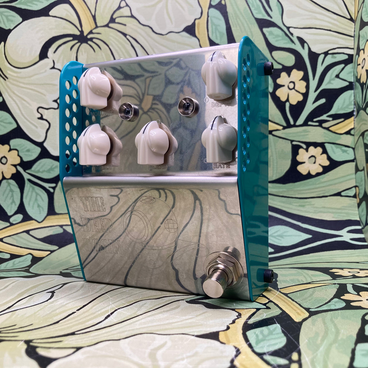 ギター Thorpy FX DEEP OGGIN Chorus/Vibrato ThorpyFX The Deep Oggin review | MusicRadar