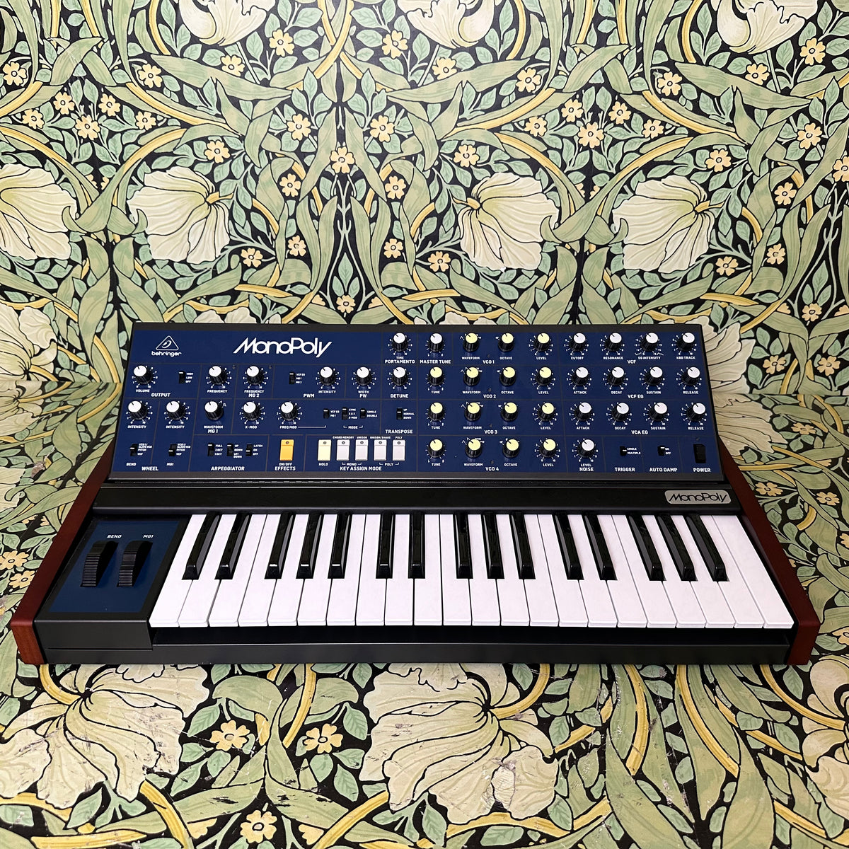 Behringer MonoPoly 4-Voice Analog Synthesizer – eastside music supply