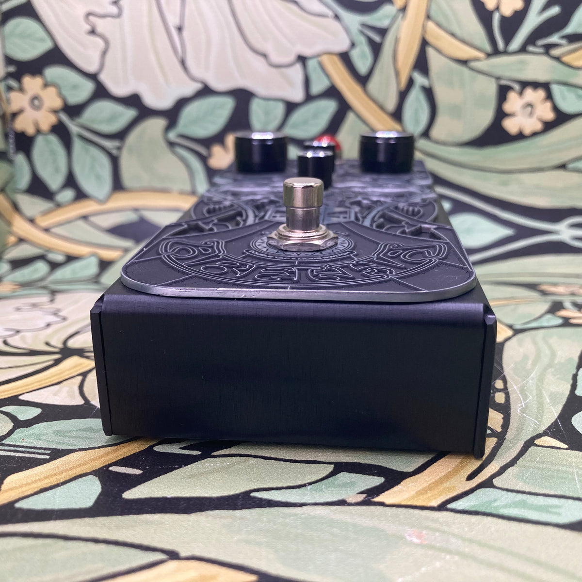 Beetronics FX Abelha Tropical Fuzz – eastside music supply