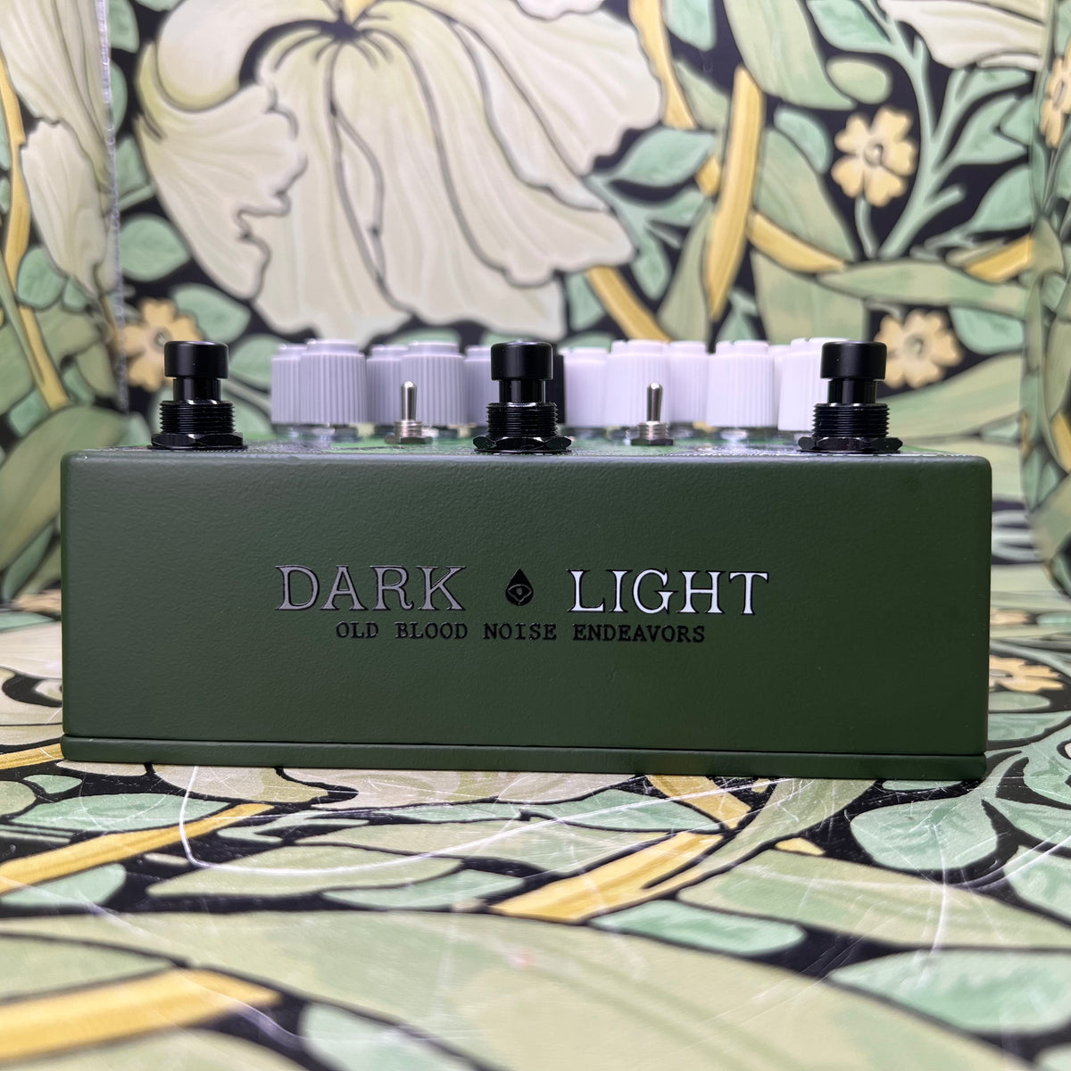 ギター Old Blood Noise Endeavors - Dark Light Old Blood Noise Endeavors Dark Light | The Pedal Zone