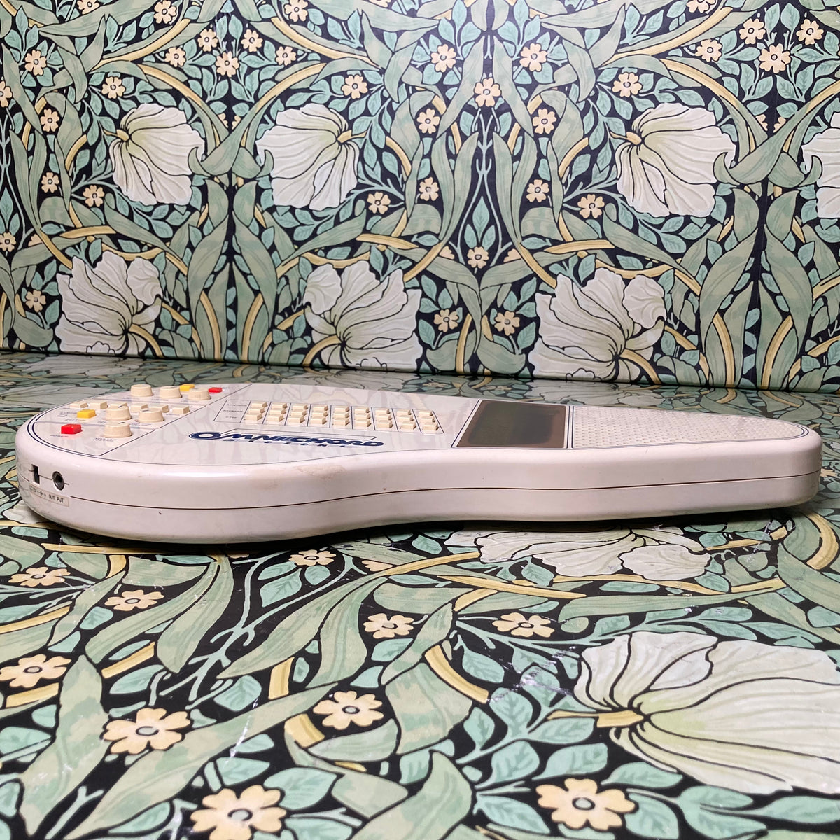 Suzuki OM-27 Omnichord – eastside music supply