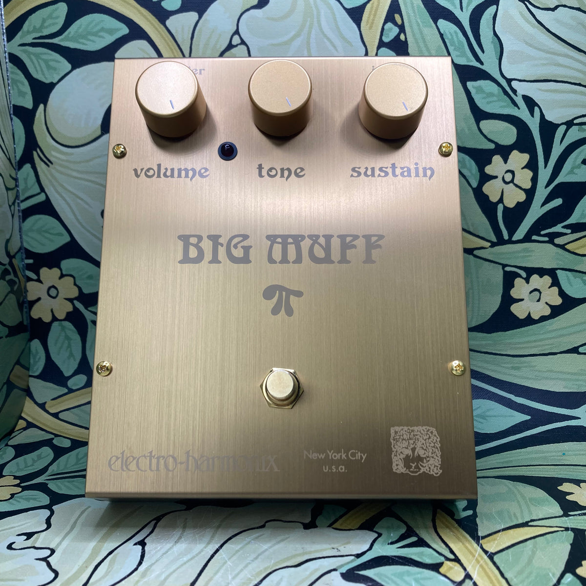 Electro-Harmonix Double Anniversary Big Muff Pi Gold – eastside Electro-Harmonix Double Anniversary Big Muff Pi Gold – eastside