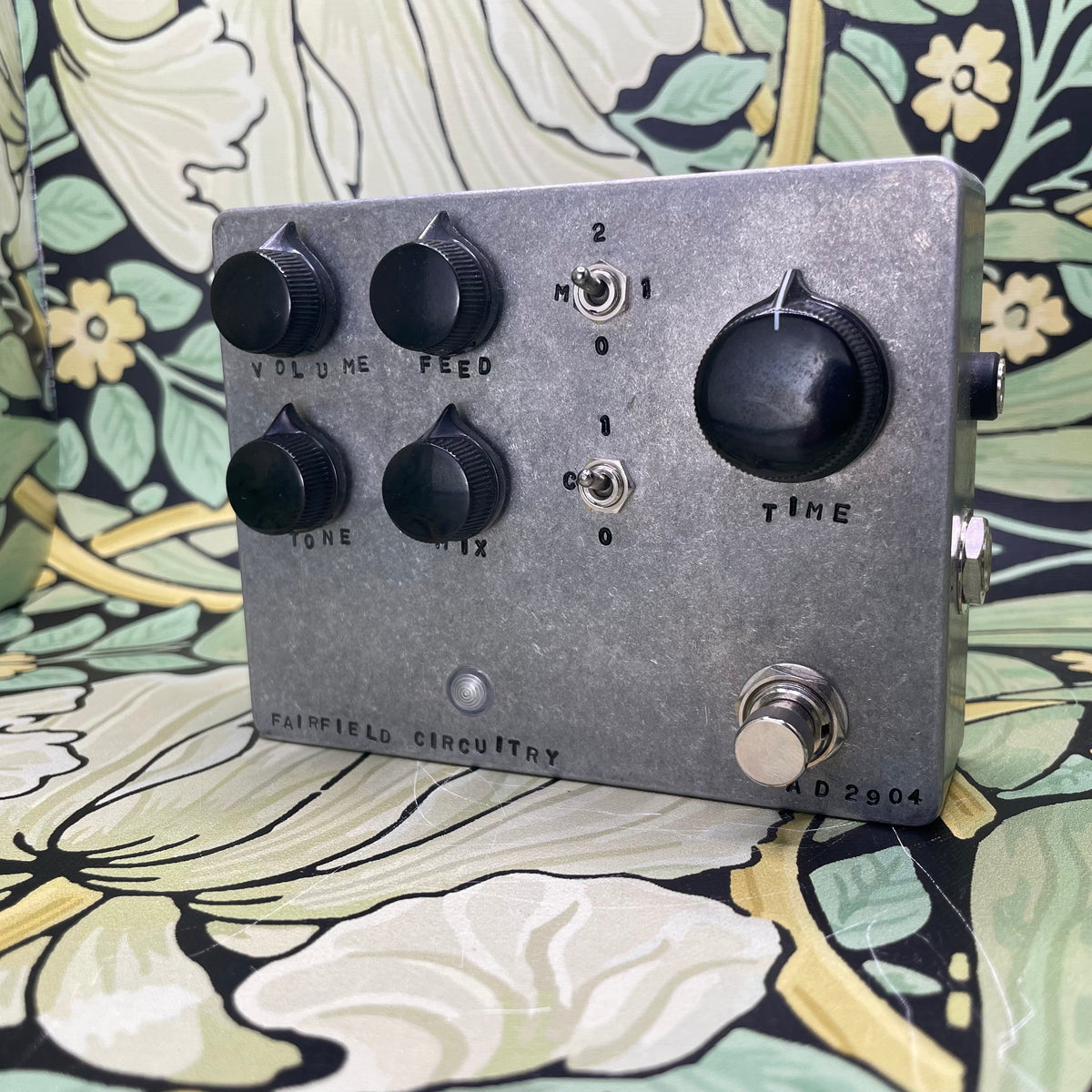 Fairfield Circuitry Meet Maude Analogue Delay – eastside music supply