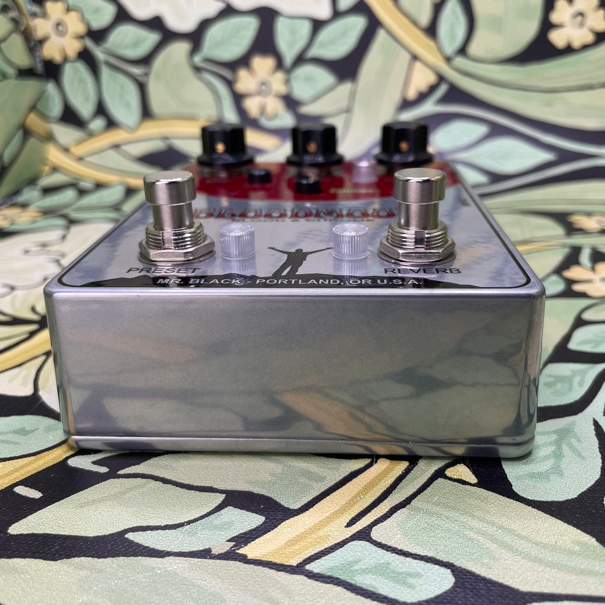 bloodmoon pedal Mr. Black Bloodmoon Blood & Chrome Reverb – eastside music supply