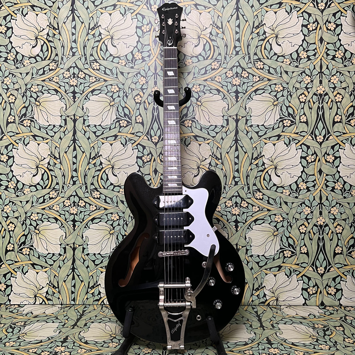 Epiphone Riviera P93 Black Pearl Limited – eastside music supply