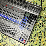 Zoom LiveTrak L-20