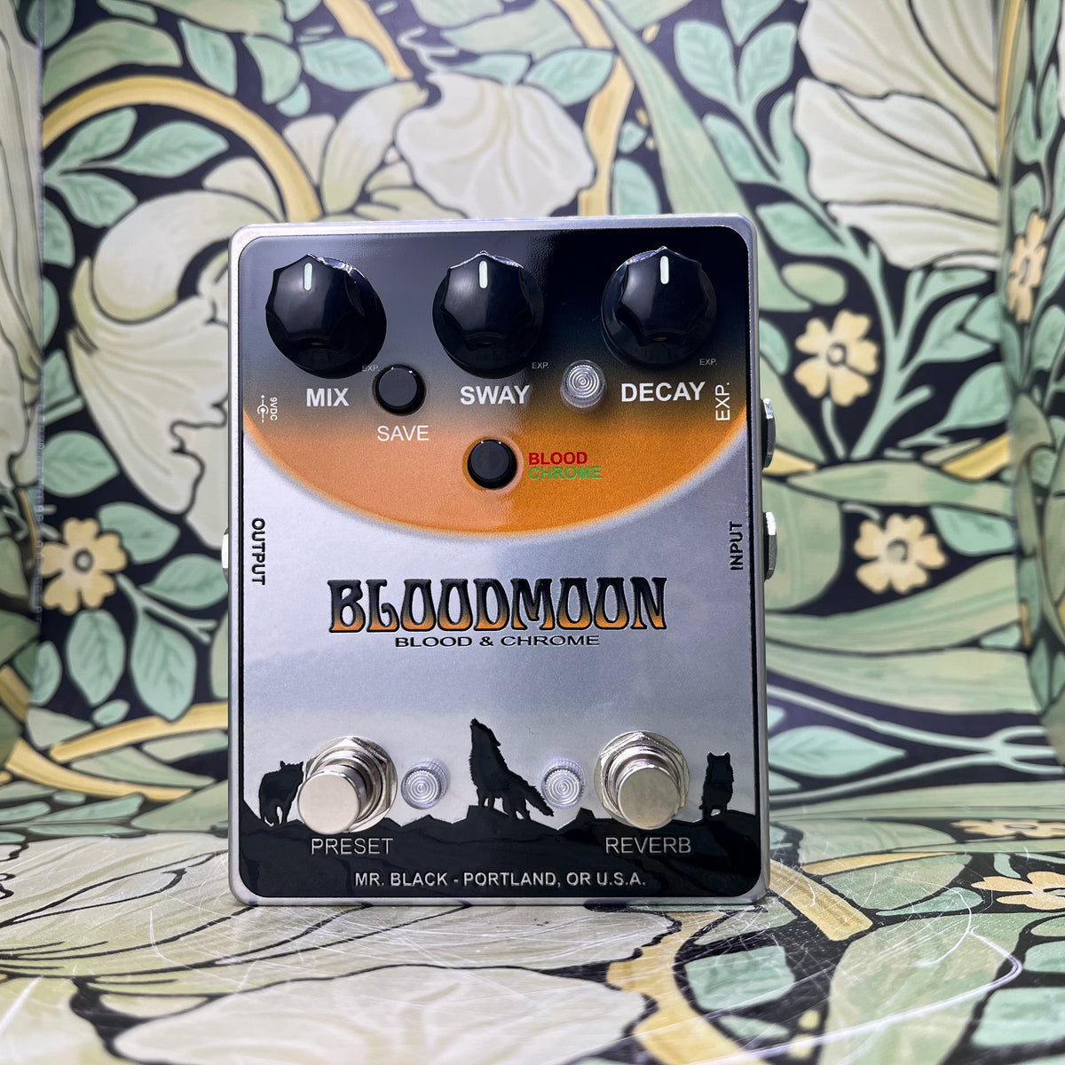 bloodmoon pedal Mr. Black Bloodmoon Blood & Chrome Reverb