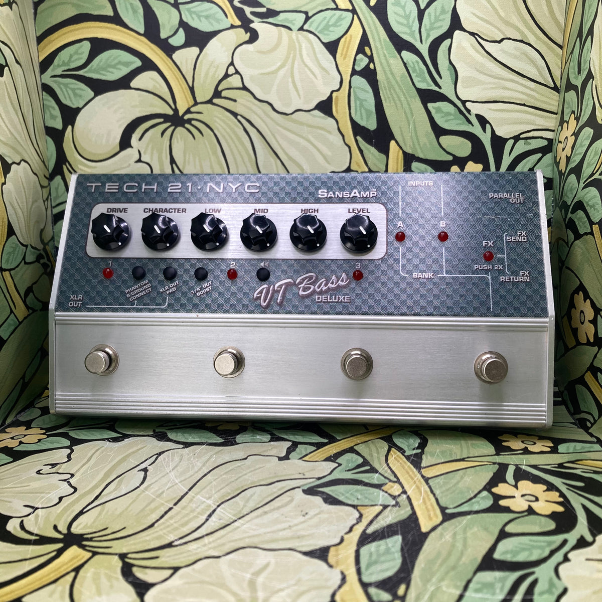 Tech 21 NYC VT Bass Deluxe – eastside music supply Tech 21 NYC VT Bass Deluxe – eastside music supply