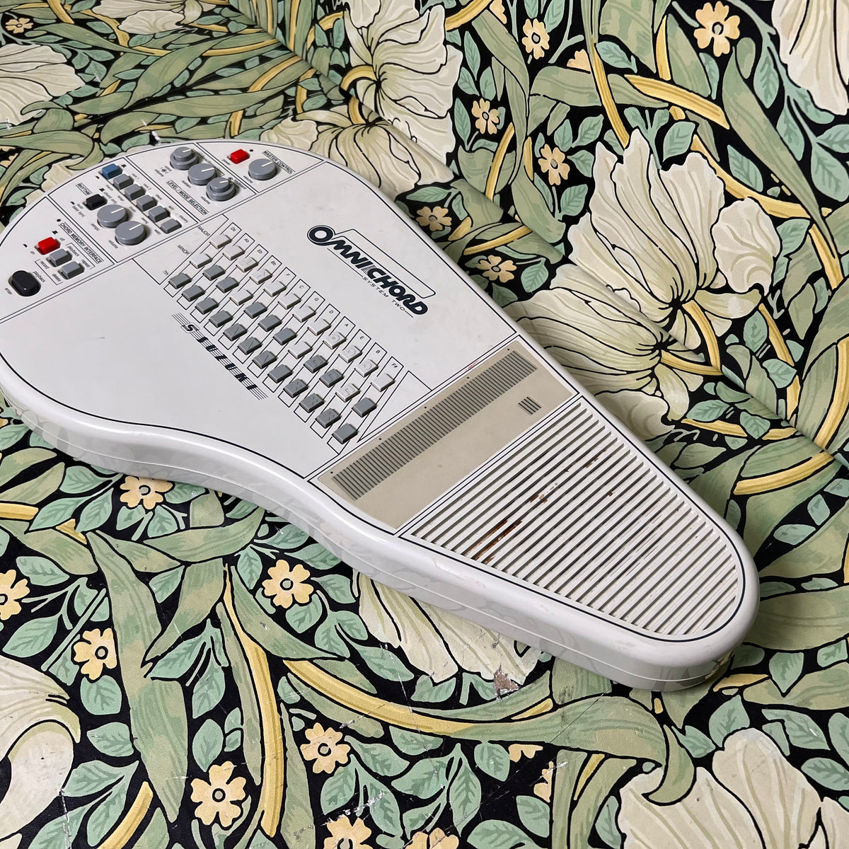 Suzuki Omnichord OM84 System Two eastside music supply