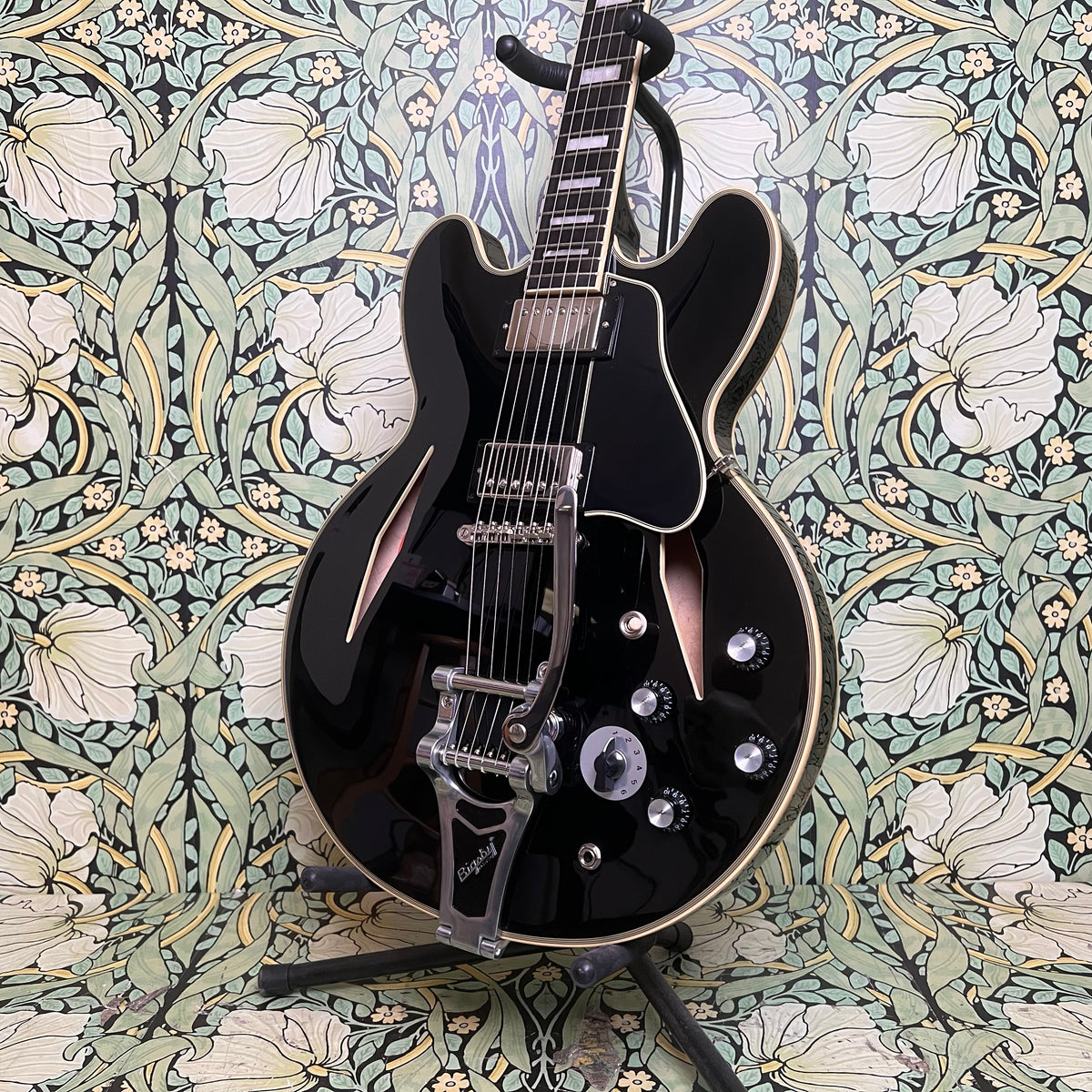 ギター epiphone ES-335 shinichi ubakata Epiphone Shinichi Ukubata ES-335 Ebony – eastside music supply