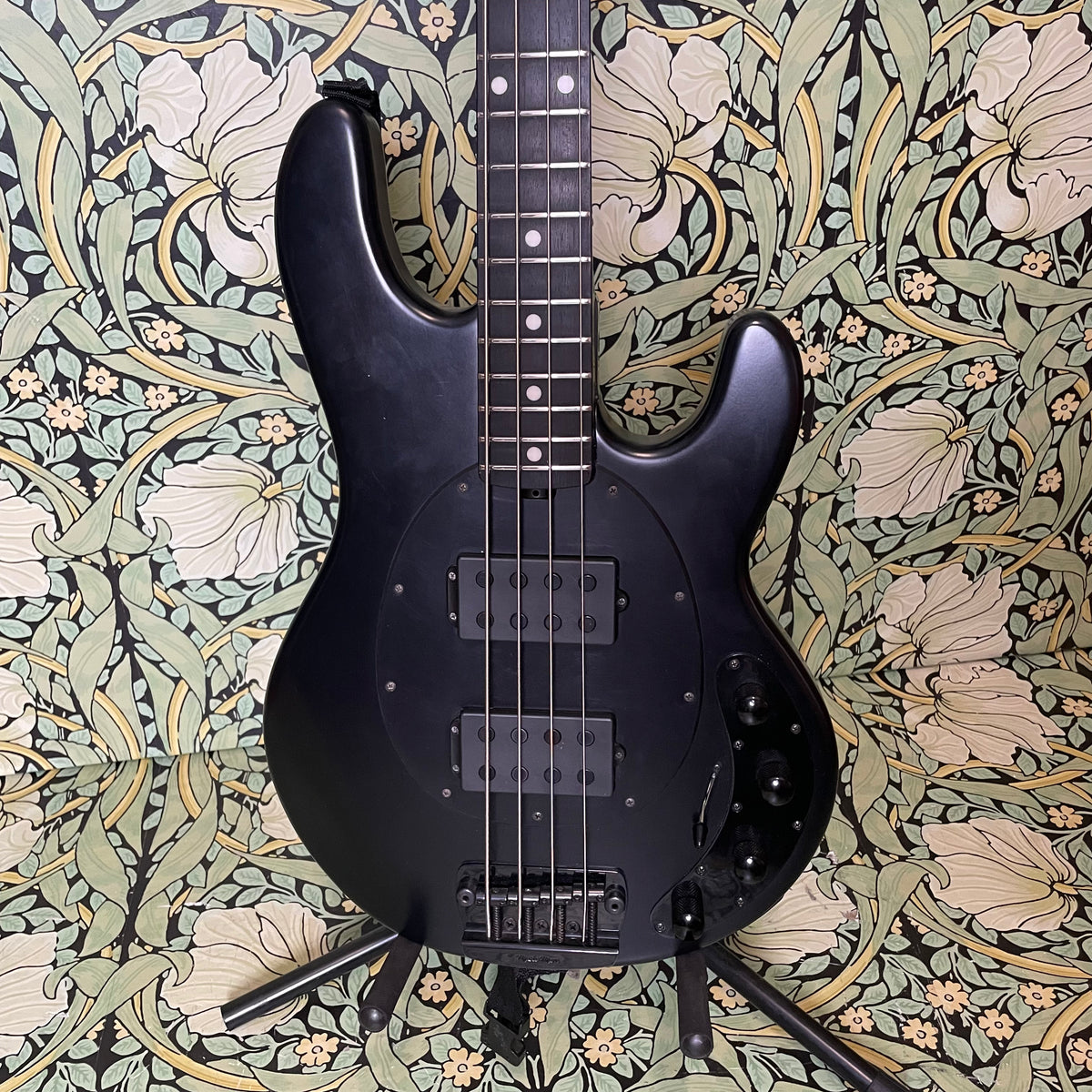 Music Man StingRay EQ HH Stealth Black 2014 – eastside music supply