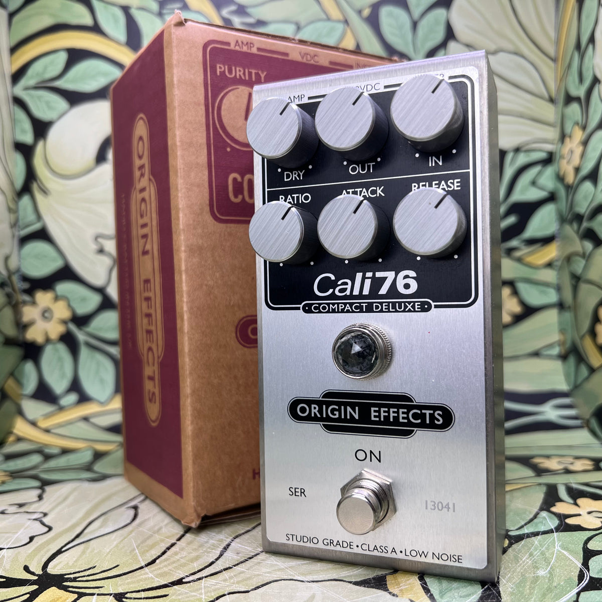 【訳あり】ORIGIN EFFECTS Cali76 COMPACT Origin Effects Cali76 Compact Bass Compressor