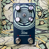 Earthquaker Devices Silos Multi-Generational Time Reflection Device