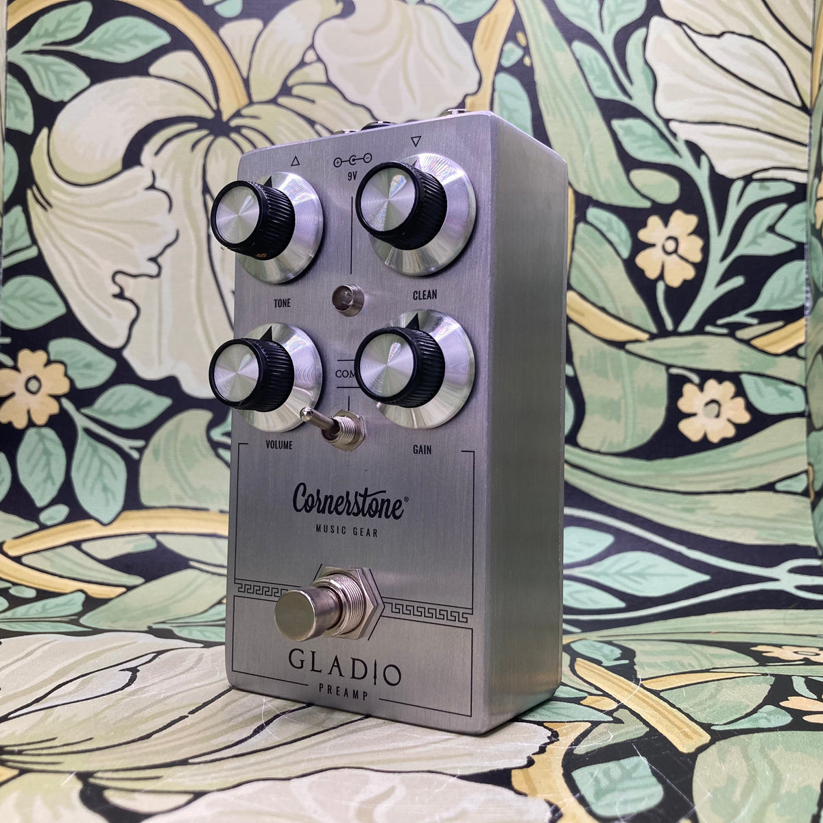 gladio sc pedal Cornerstone Music Gear Gladio (SC) Preamp – eastside music supply