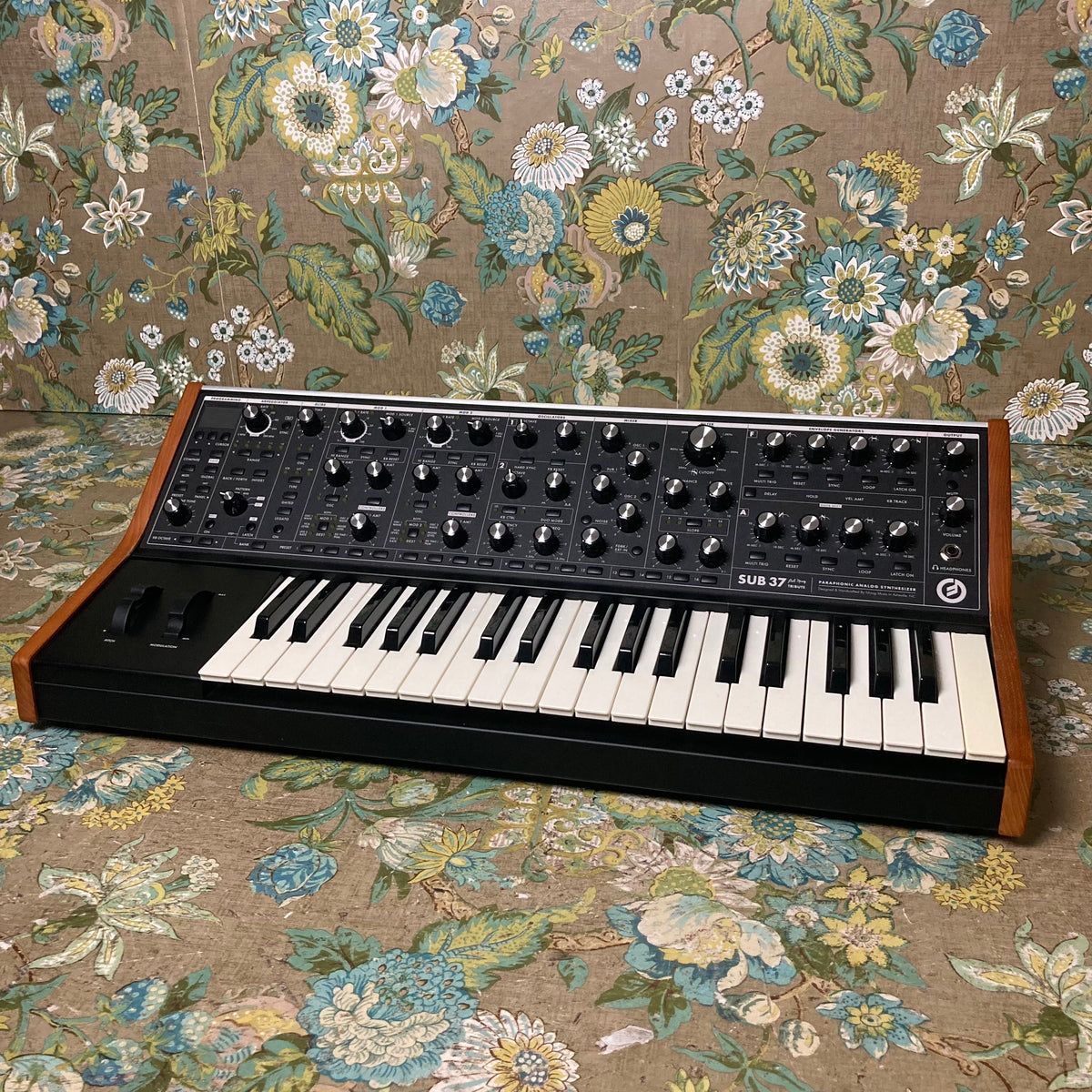 Moog Sub 37 Tribute Edition Paraphonic Analog Synthesizer with Moog  Hardshell Case