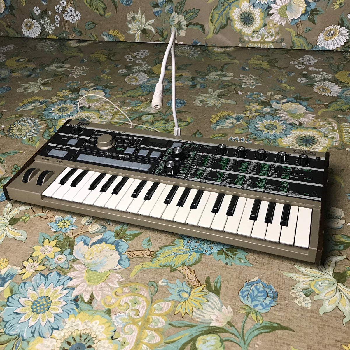KORG micro KORG シンセサイザー/Vocoder microKORG2 - SYNTHESIZER/VOCODER | KORG (USA)