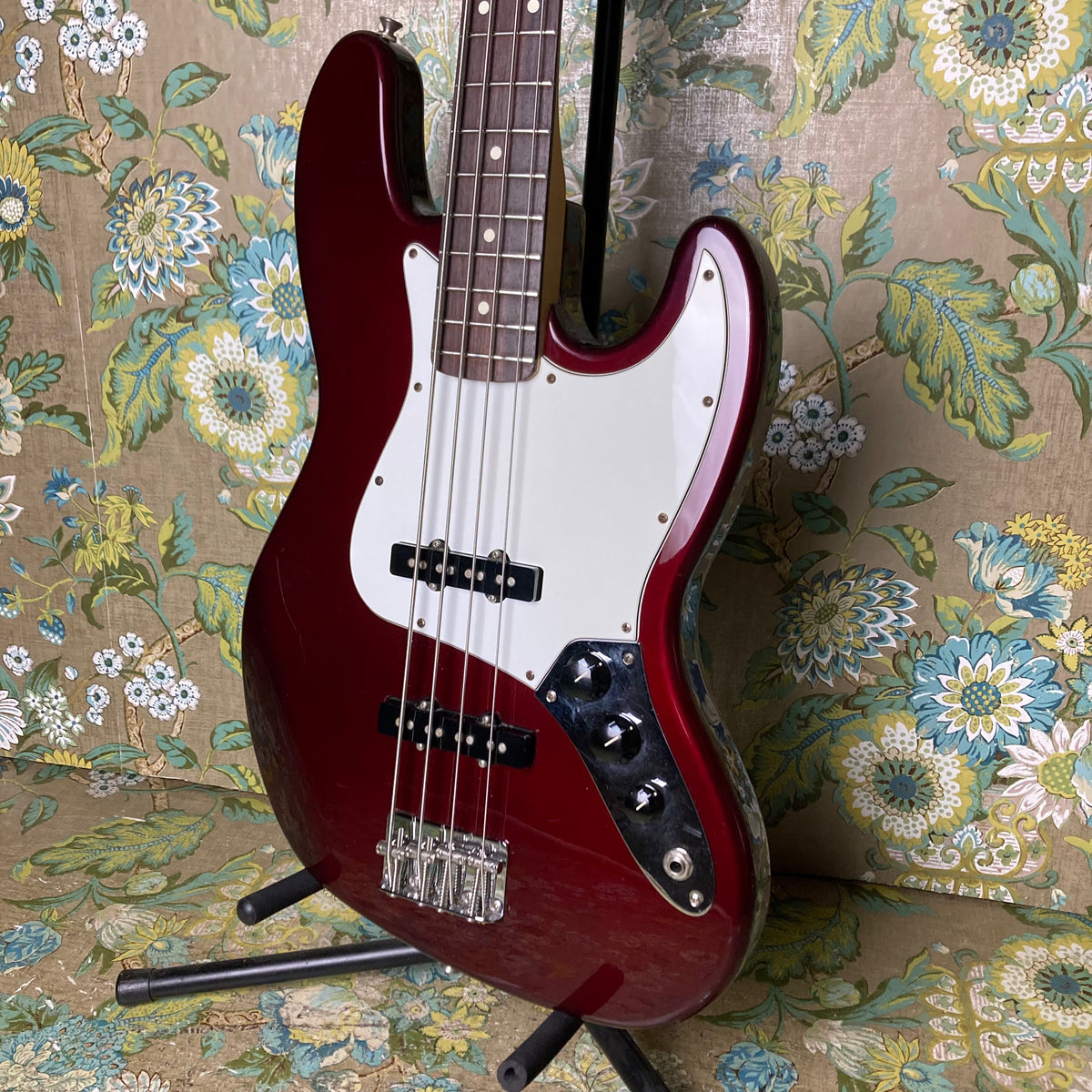 Fender jazz best sale bass midnight wine