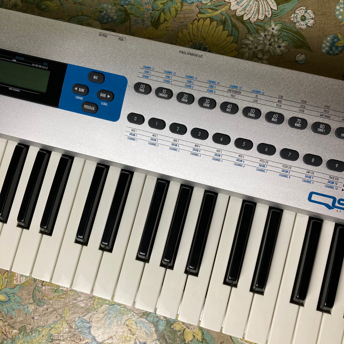 ALESIS アレシス QS6.2 シンセサイザー 中古 Yahoo!オークション -「alesis qs」(キーボード、シンセサイザー