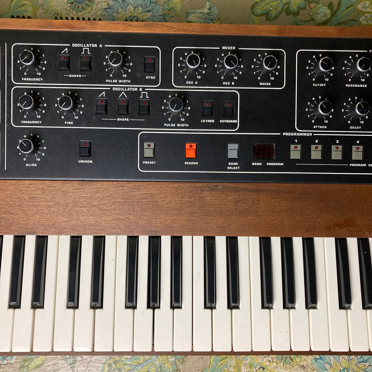 Sequential Circuits Prophet-5 Rev 3.3 w/ MIDI