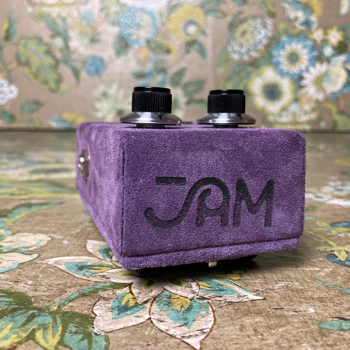 Amazon.com: JAM Pedals Limited Fuzz Phrase Si Fuzz Pedal