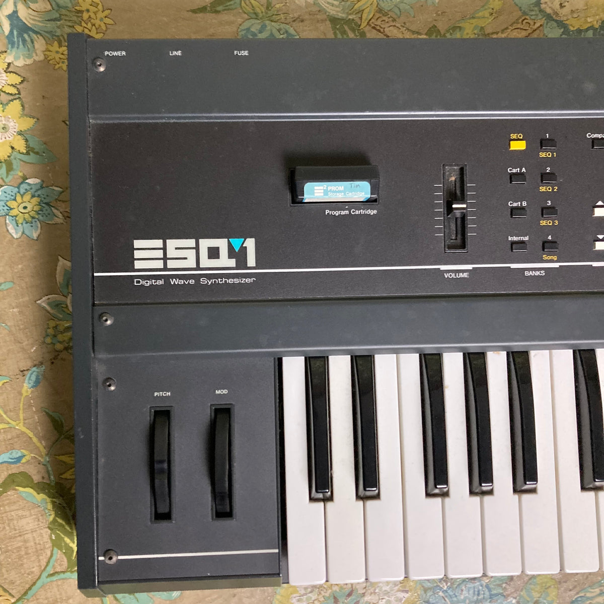 ENSONIQ ESQ-1 シンセサイザー Ensoniq ESQ-1 - Wikipedia