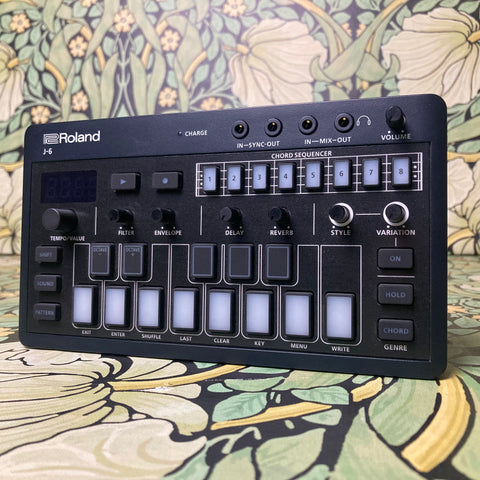 動作品】Roland AIRA Compact J-6 コード シンセサイザー Roland 動作品】Roland AIRA Compact J-6 コード シンセサイザー Roland