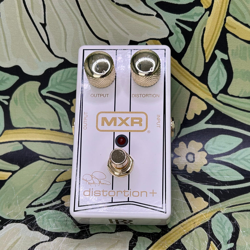 mxr randy rhoads pedal MXR RR104C Randy Rhoads Special Edition Distortion+ Effects Pedal White 197881400347