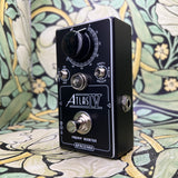 Spaceman Effects Atlas IV: Preamp Booster - Black