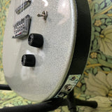 Danelectro '56 Vintage Baritone Silver Metal Flake
