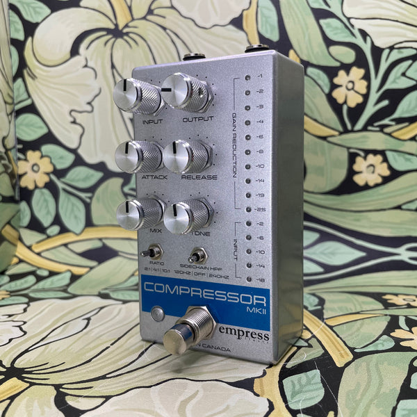 Empress Effects Compressor MKII Silver Sparkle – eastside music supply