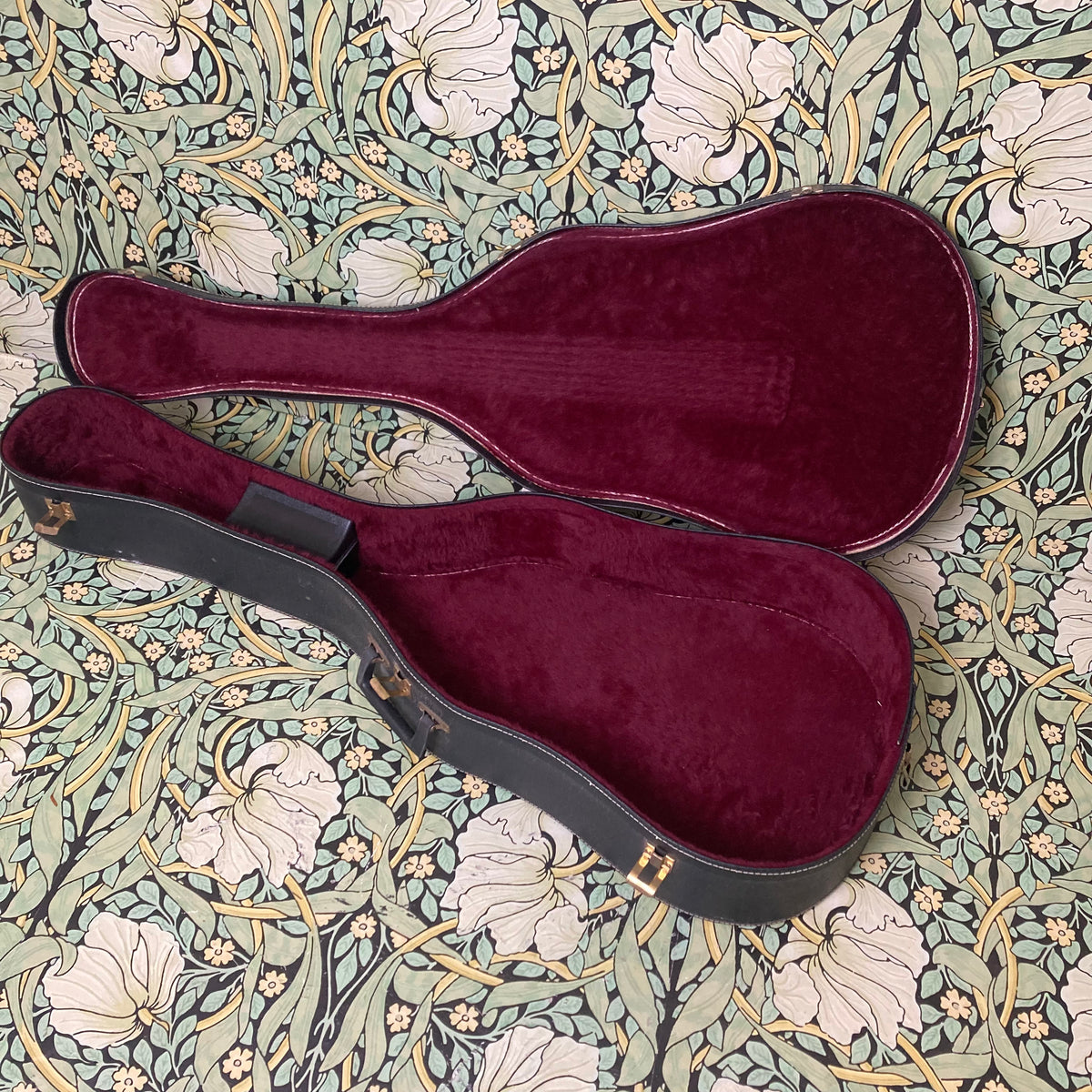 Chipboard Acoustic Guitar Case – eastside music supply