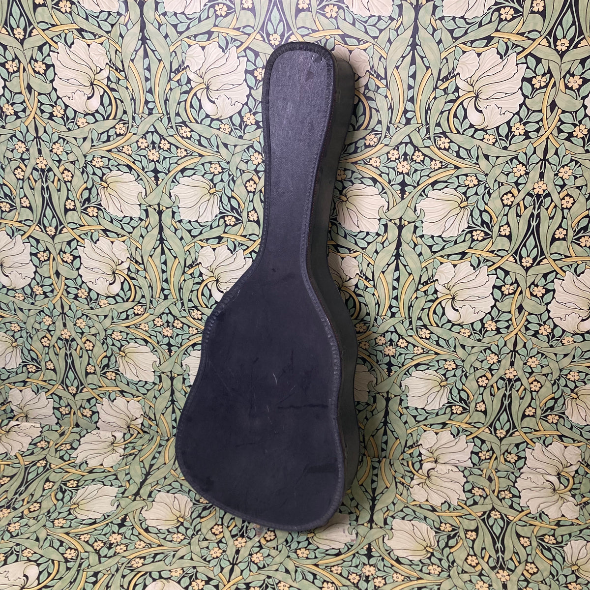 Performance Plus Chipboard Acoustic Guitar Case – eastside music supply