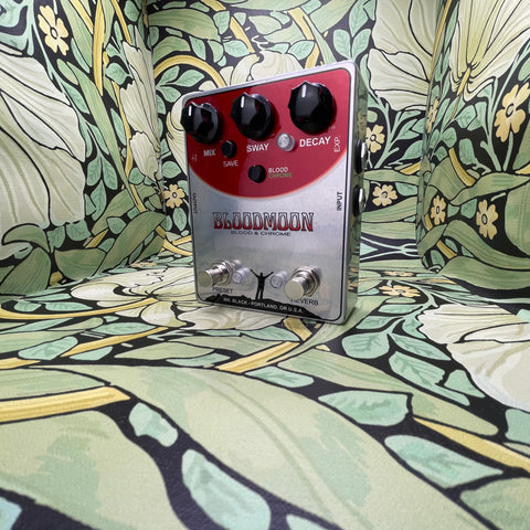 bloodmoon pedal Mr. Black Bloodmoon Blood & Chrome Reverb – eastside music supply