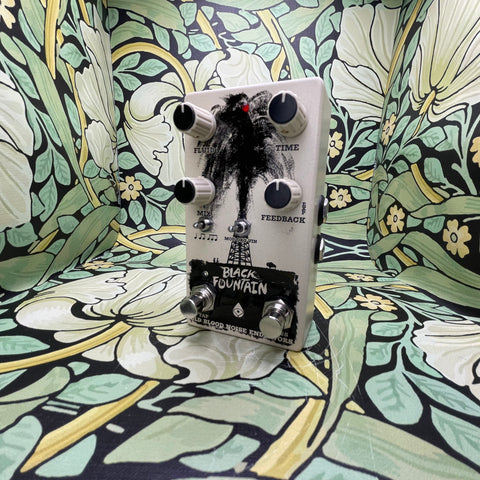 black fountain pedal Old Blood Noise Endeavors Black Fountain V3 + Tap Tempo – eastside music supply