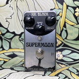 Mr. Black Supermoon Chrome Modulated Reverb