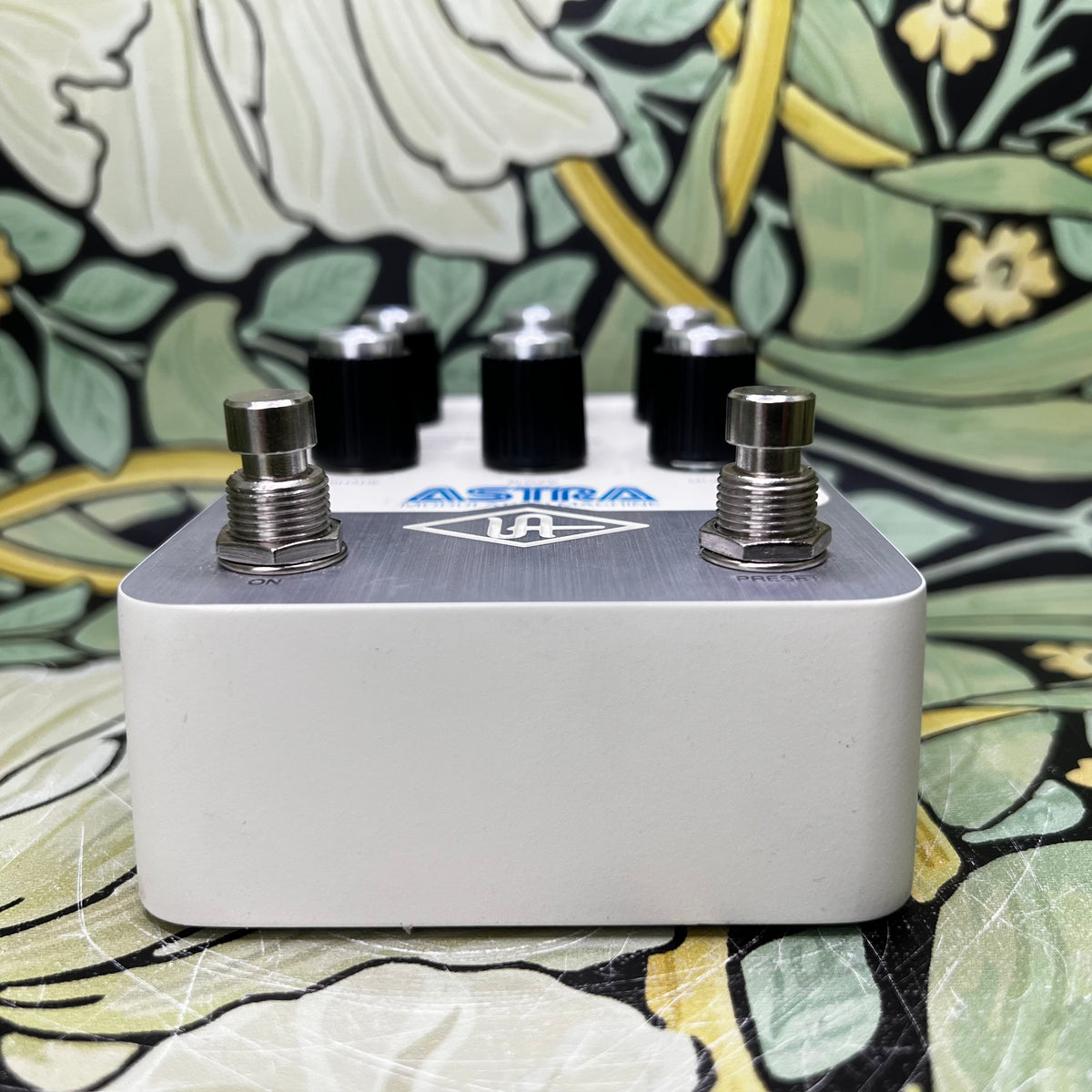 Astra Modulation Machine Universal Audio Astra Modulation Machine – eastside music supply
