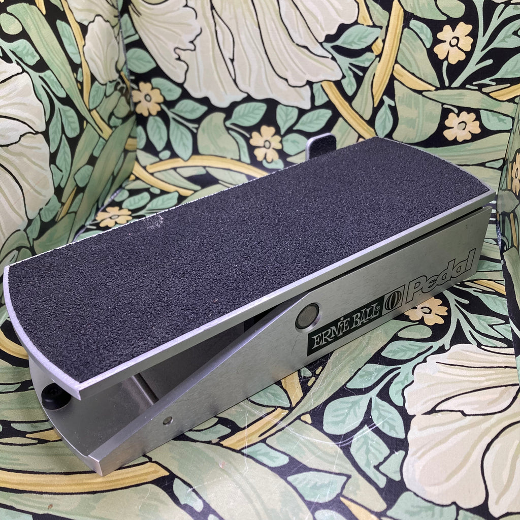 pan pedal Ernie Ball Stereo Volume/Pan Pedal 500K – eastside music supply