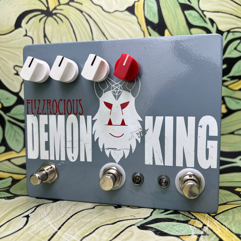 Fuzzrocious Pedals Demon King w/ Momentary Feedback – eastside music supply