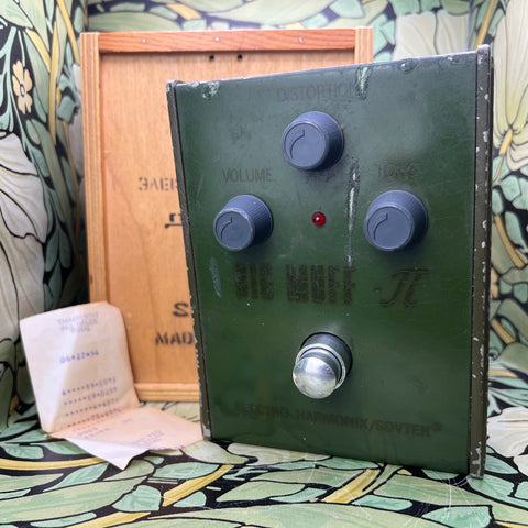 Electro-Harmonix Sovtek "Green Russian" Big Muff Pi Tall Font