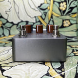 Universal Audio OX Stomp Dynamic Speaker Emulator - Used