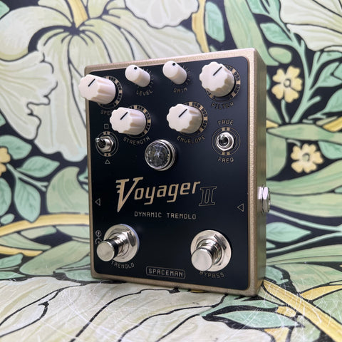 Spaceman Effects Voyager II: Dynamic Tremolo - Gold