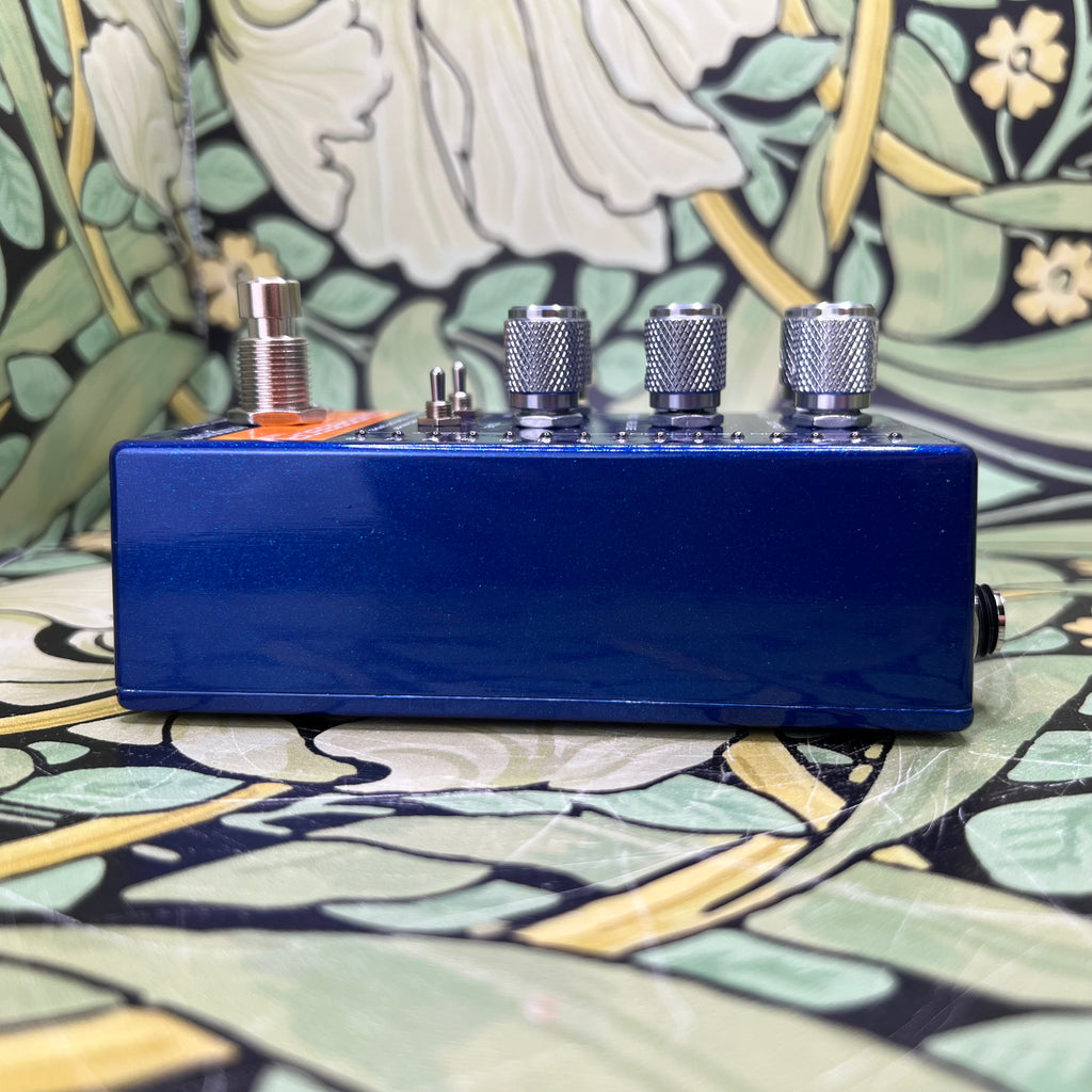 Empress Effects Compressor MKII Blue Sparkle – eastside Empress Effects Compressor MKII Blue Sparkle – eastside