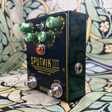 Spaceman Effects Sputnik III Germanium Fuzz Green Sparkle - Used