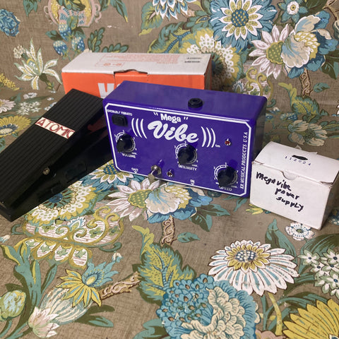 KR Musical Products Mega Vibe w/ Expression Pedal