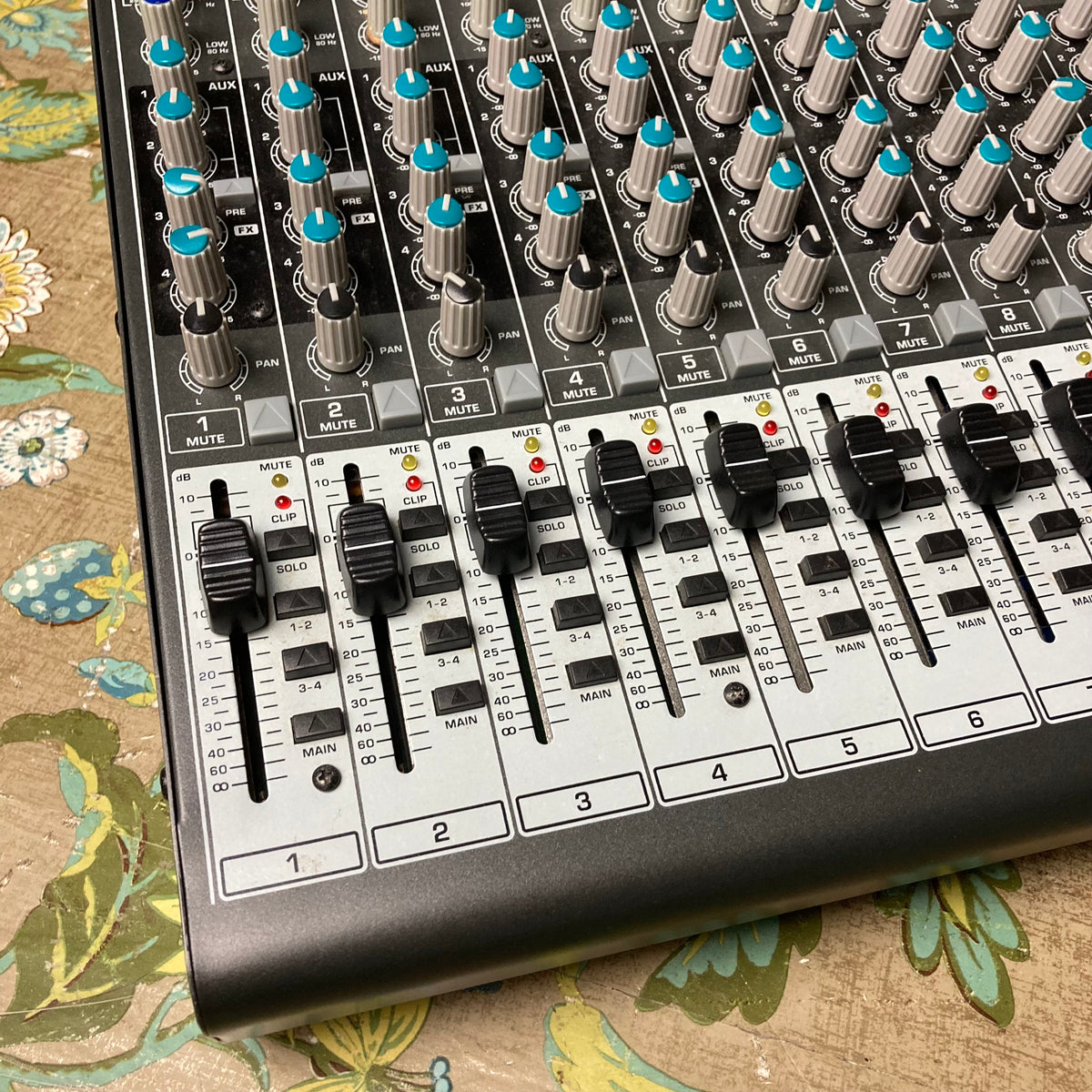 Behringer Xenyx 2442FX 24Input 4/2Bus Mixer and USB/Audio Interface