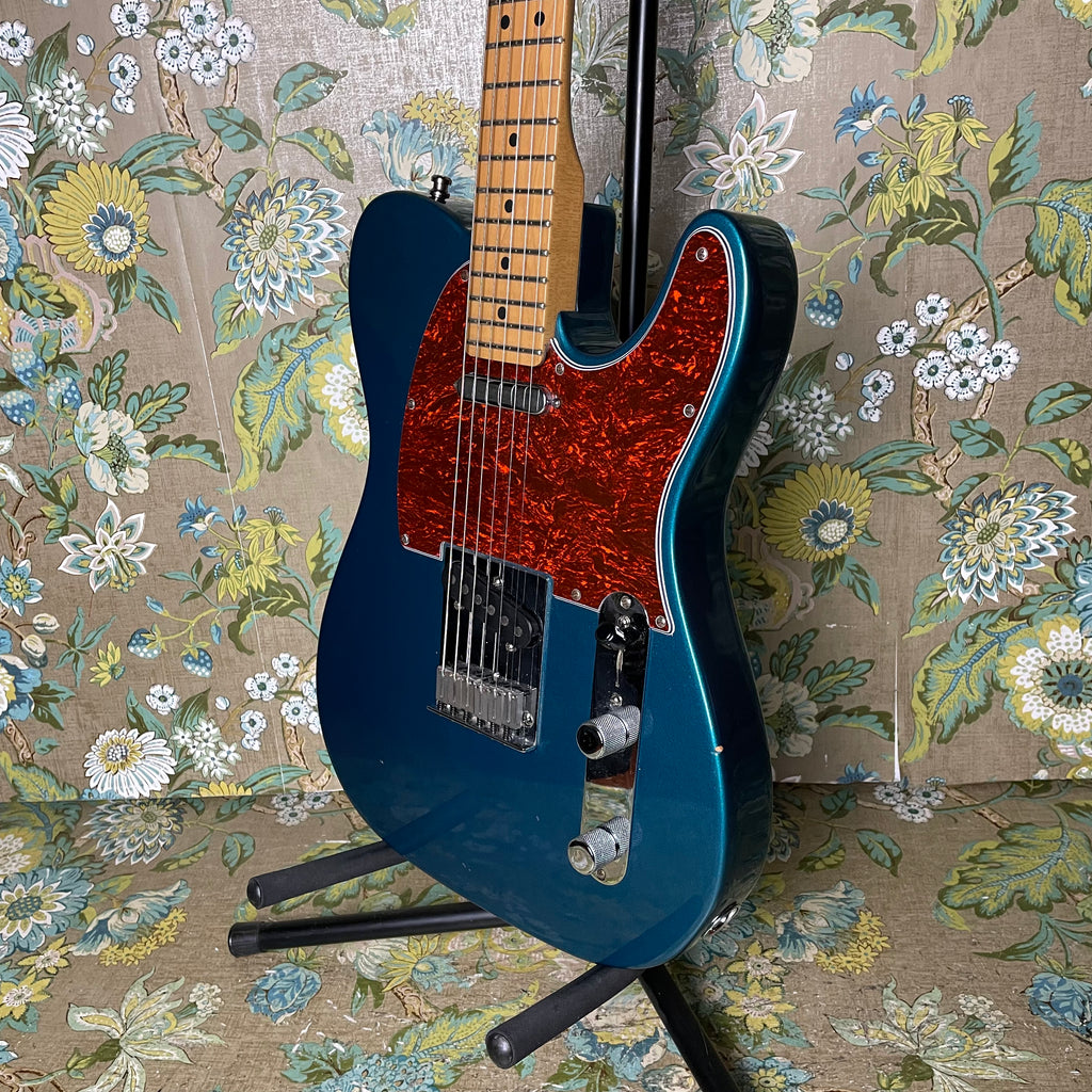Lake placid blue telecaster tortoise pickguard deals